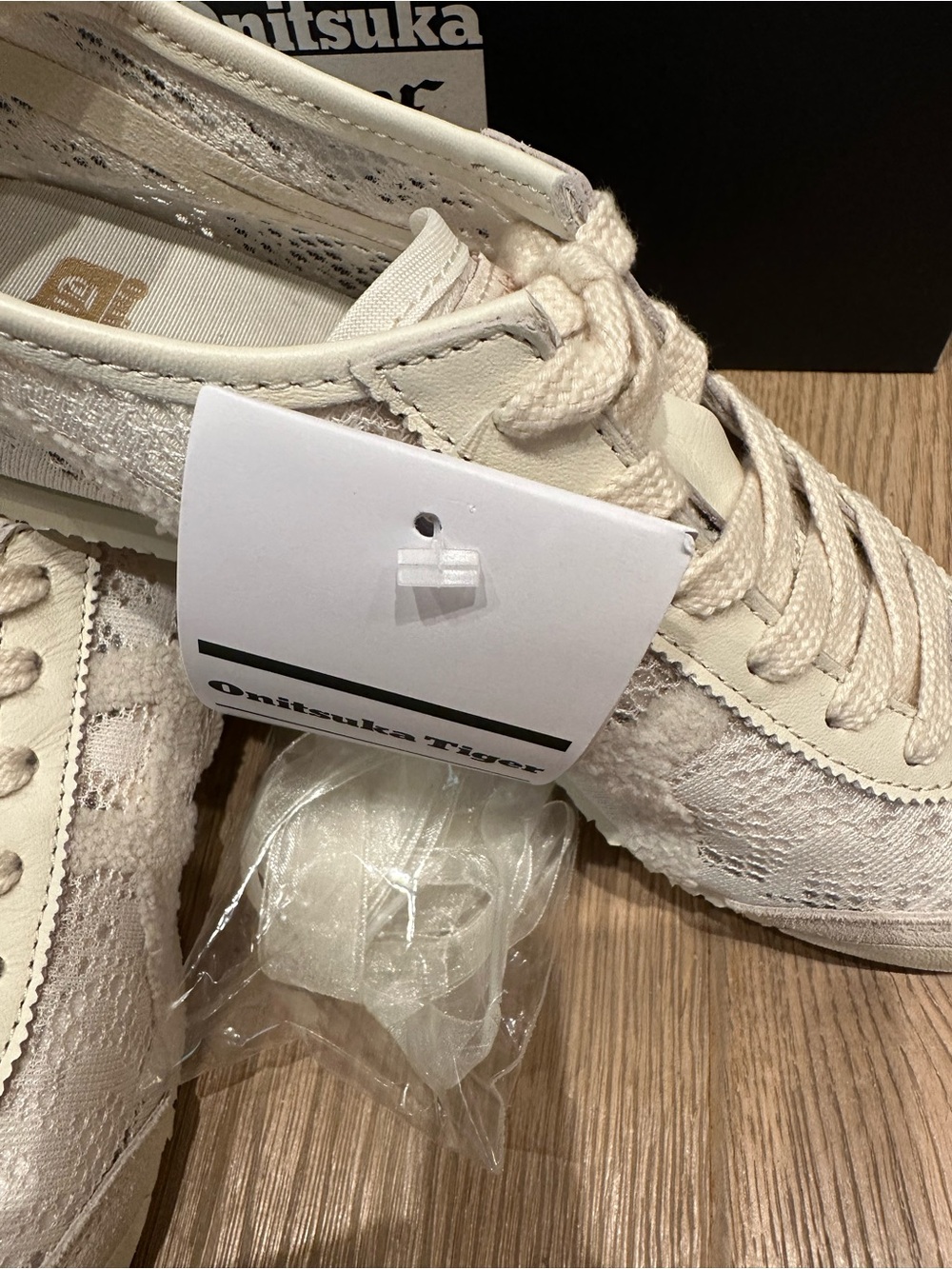 NWT Onitsuka Tiger Mexico 66 Lace Sneakers in Birch - Picture 13 of 14